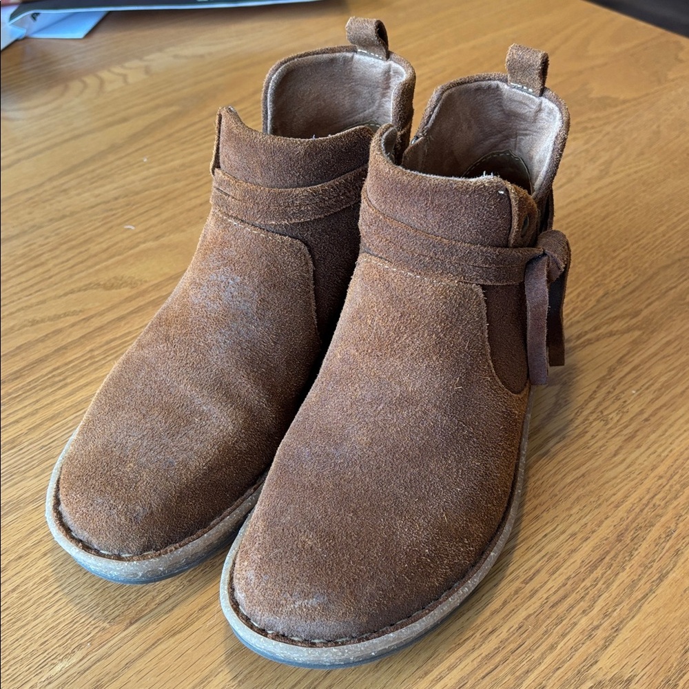 Brown Suede boots by Born - Picture 2 of 4